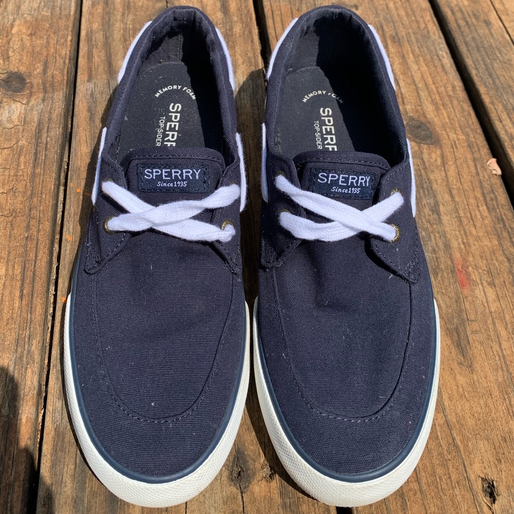 Navy blue Sperrys